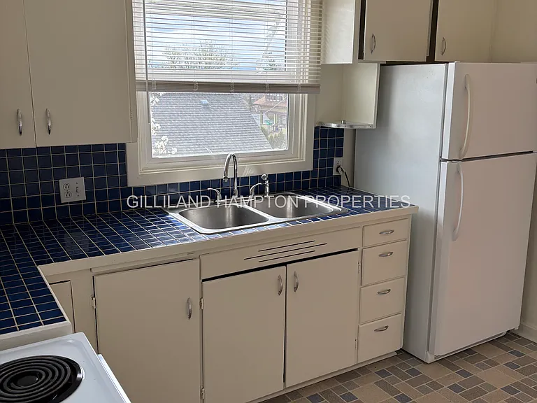 612 NW 4th St — Photo 17