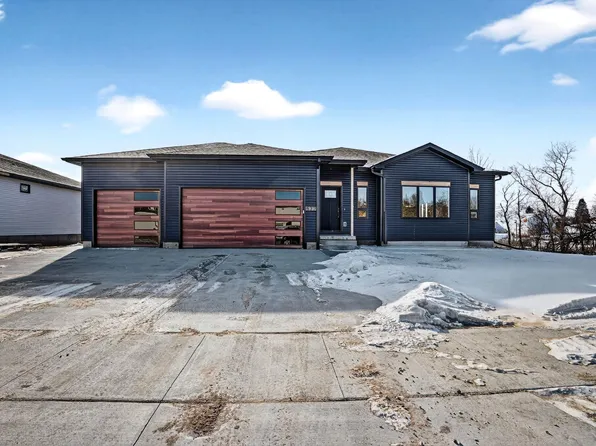 522 Sands Ave, Janesville, IA 50647