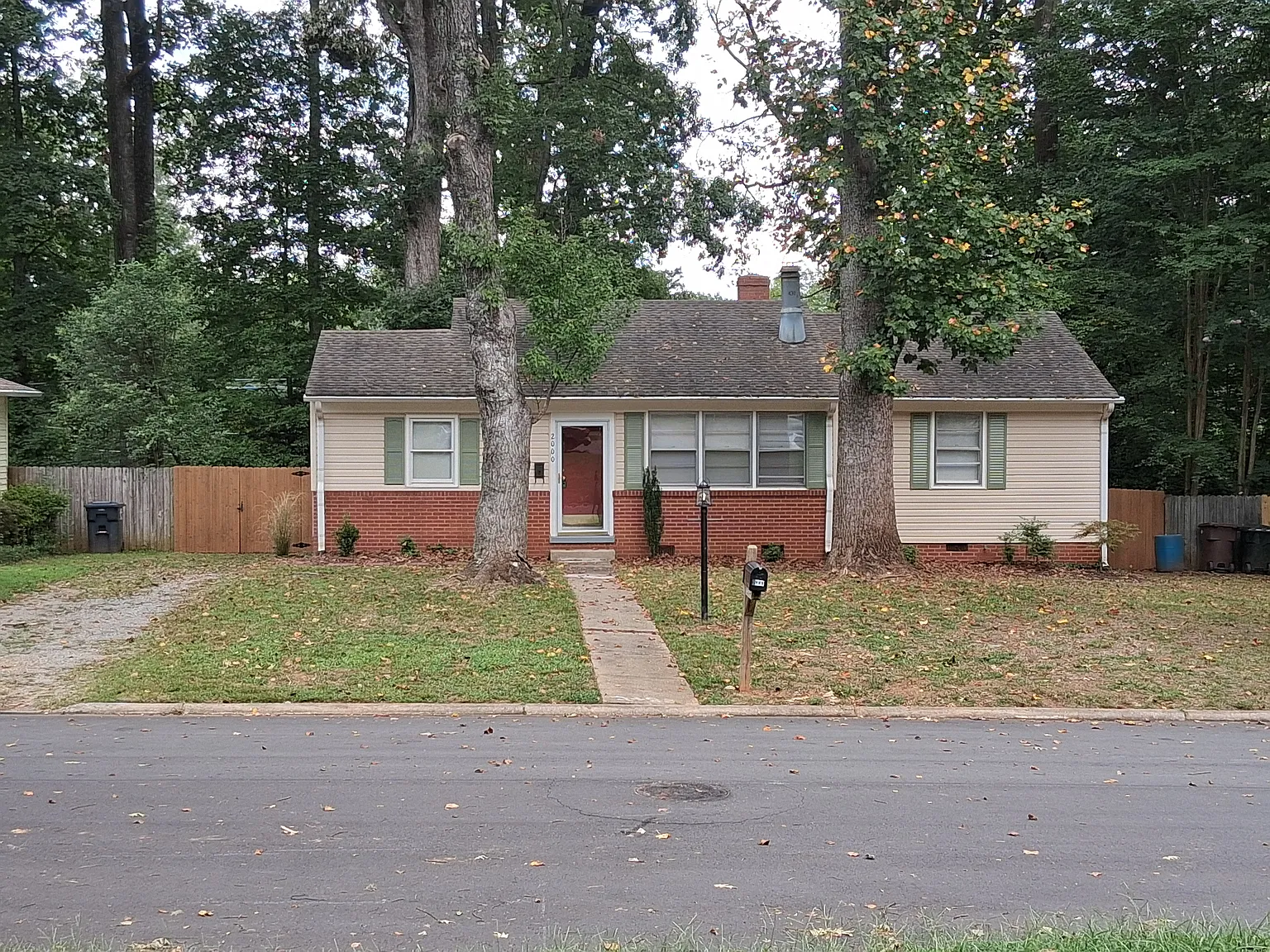 3 bed, 1450 sqft, $1,800 — Photo 1