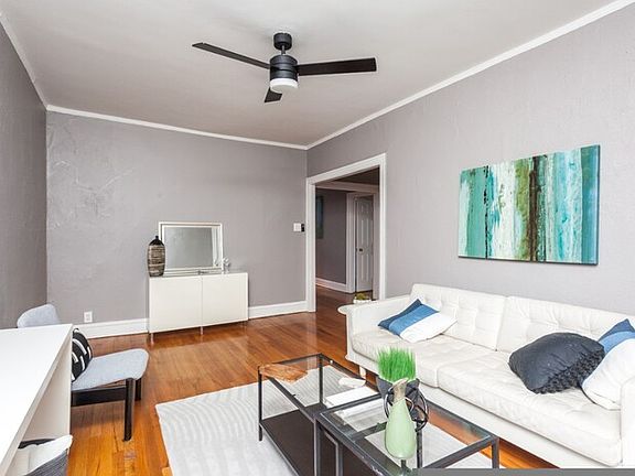 5th image of 629 W Cornelia Ave #37-2E