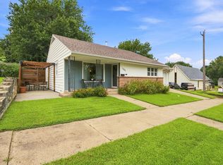 1306 6th St, Wamego, KS 66547