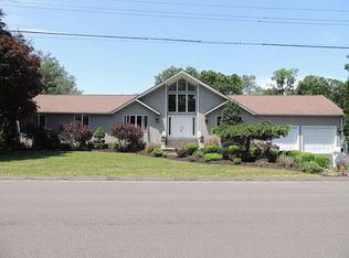 2 Applewood Dr, Shelton, CT 06484