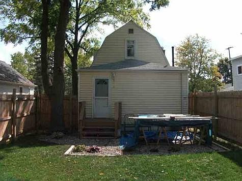 2nd image of 1424 Young St