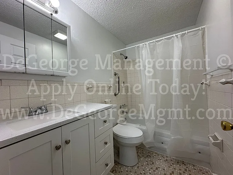 William's Tribute Apartments — Photo 69