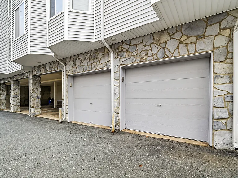 802 Jesse Way — Photo 11