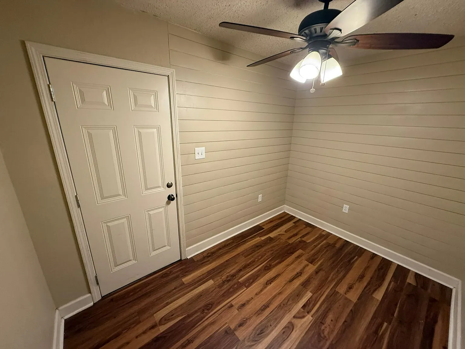 1 bed, 1.5 bath, $450 — Photo 3