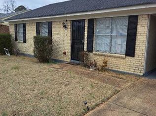 66 W Paxton Ln, Memphis, TN 38109