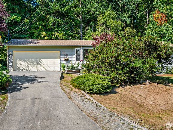 2nd image of 2044 Parker Road