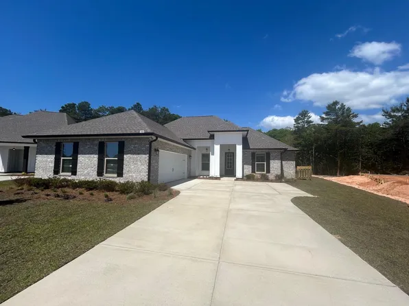 310 E Tweet St, Freeport, FL 32439