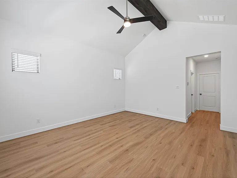7802 Longhorn Ballroom — Photo 25