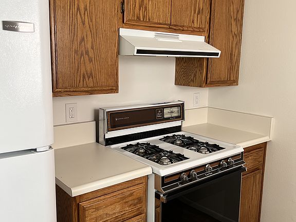5th image of 132 N Yale Ave #132