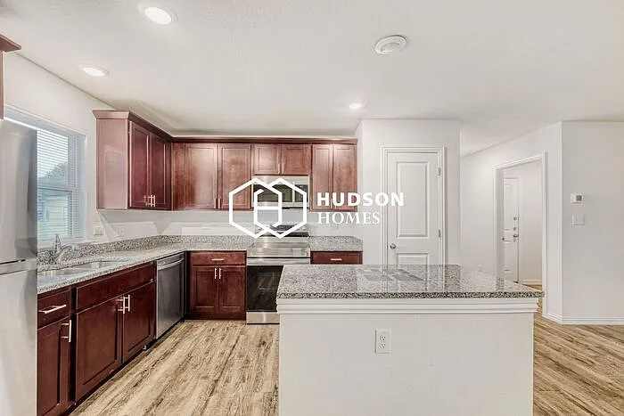 1331 Hidalgo St — Photo 5