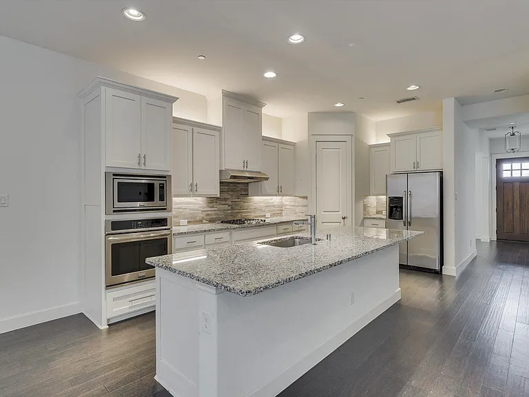 4064 Washburne Dr — Photo 9
