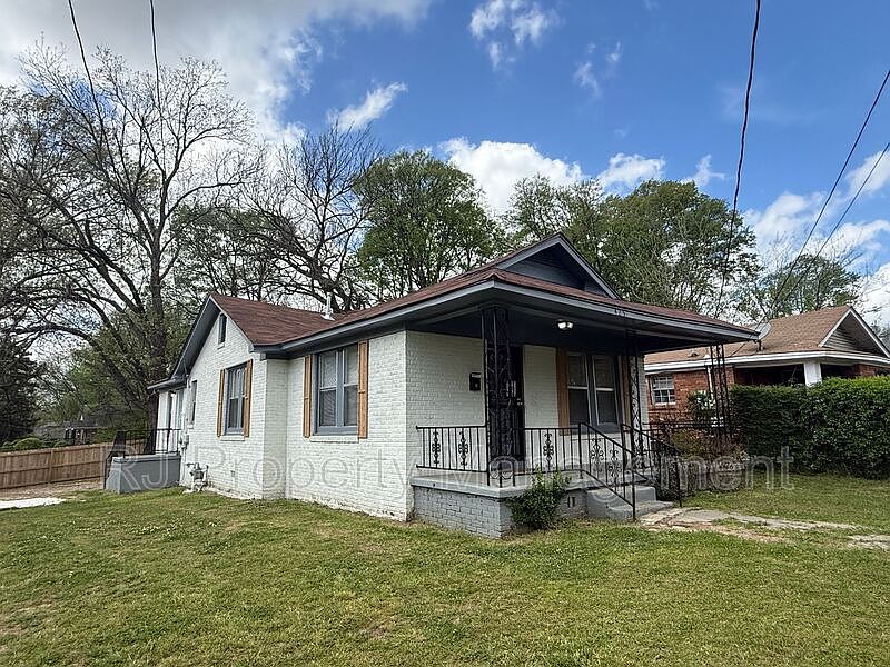 1st image of 425 Carpenter St