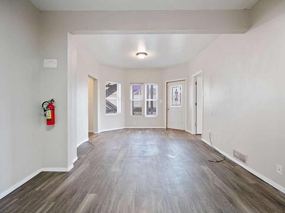 2116 College St Cedar Falls 2116 College St Cedar Falls IA Zillow