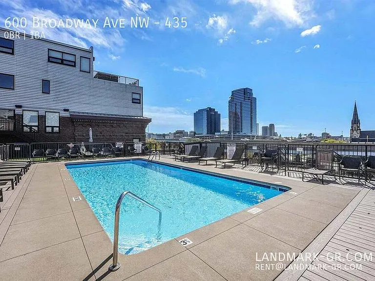 600 Broadway Ave NW #435 — Photo 25
