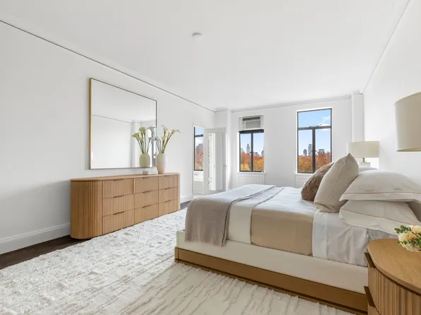 211 Central Park West image 6 of 13