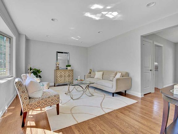 4th image of 7916 W Metropole St