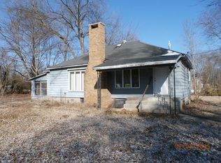 1138 James St, West frankfort, IL 62896