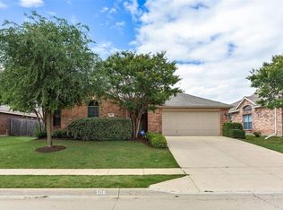 508 Crown Oaks Dr, Fort Worth, TX 76131