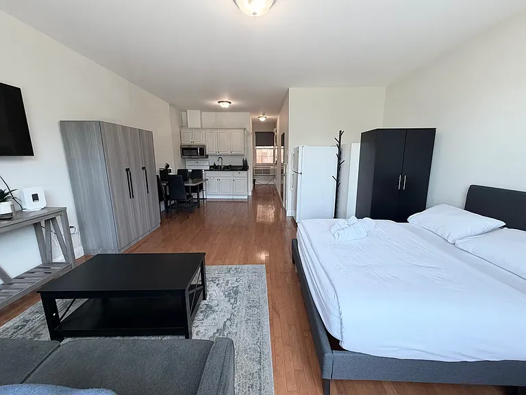205 N 11th St #2 — Photo 3