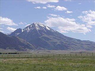 1st image of 5 Yellowstone Trl N