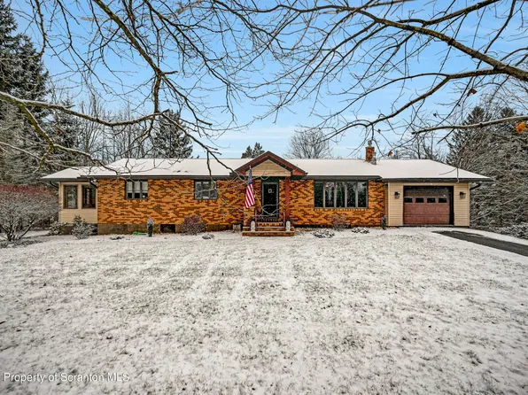 102 Birch Dr, Roaring Brook Twp, PA 18444