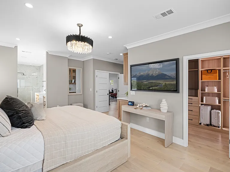 4652 Charnock Dr — Photo 17