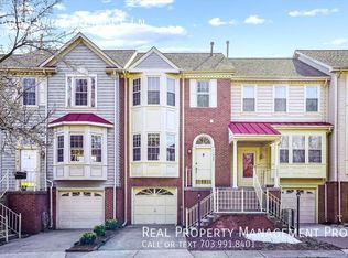 14055 Winding Ridge Ln, Centreville, VA 20121