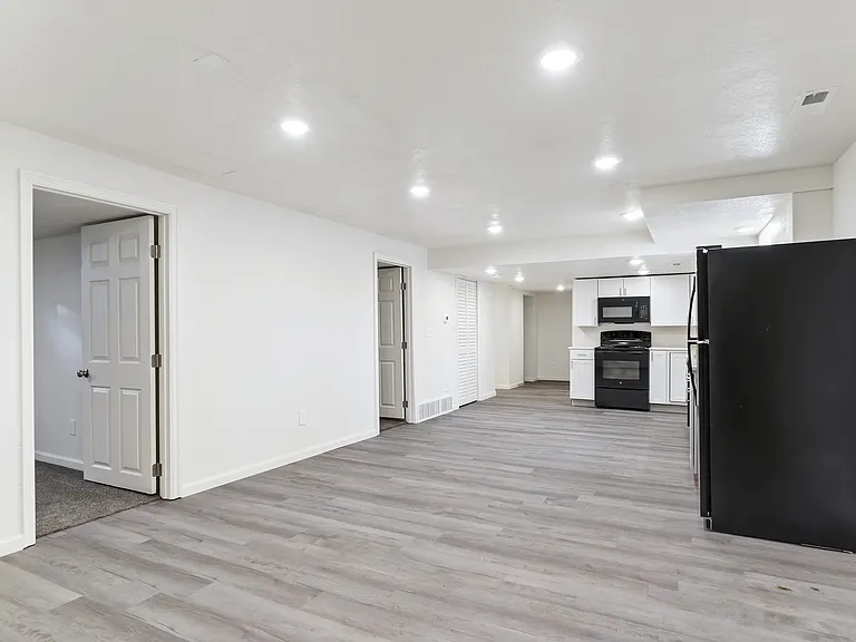 2928 Grant Ave — Photo 5