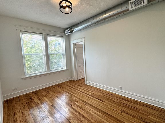 2nd image of 4048 W Hirsch St