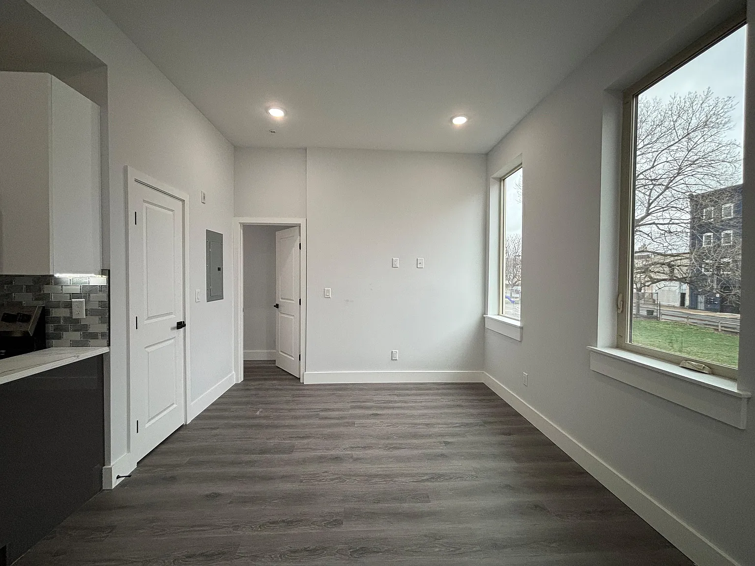 2 bed, 800 sqft, $1,690 — Photo 3
