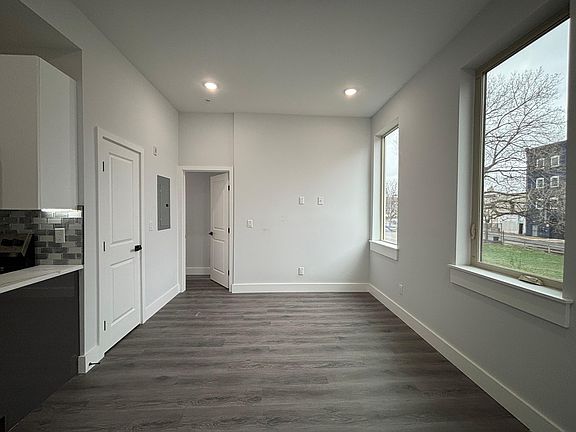 3rd image of 1515-19 W Dauphin St #7