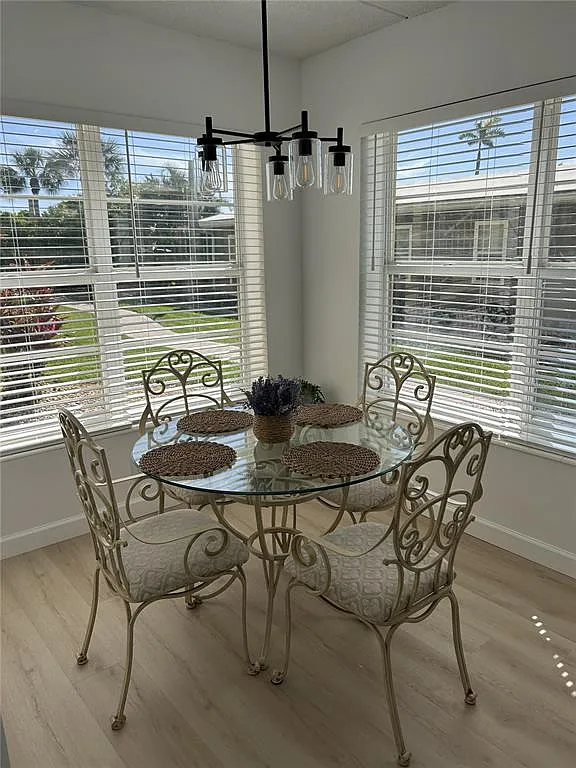 2 bed, 2.0 bath, 1085 sqft, $4,500 — Photo 3