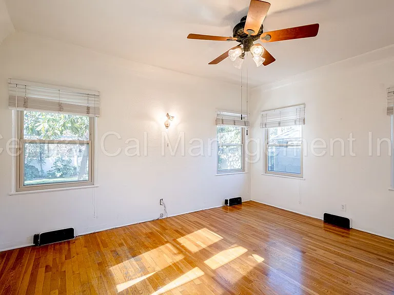 227 Oleander Ave — Photo 10