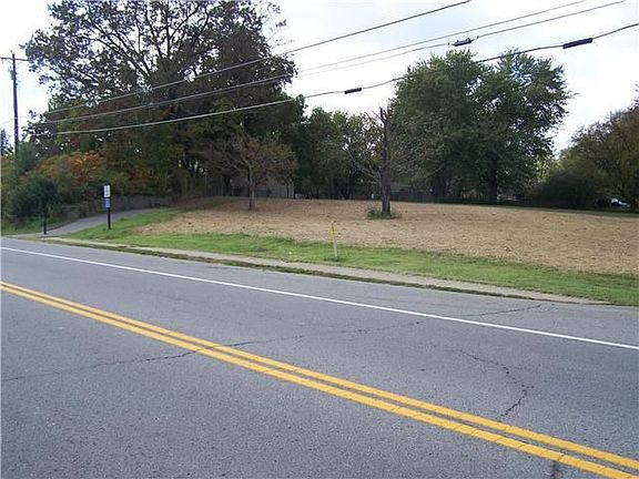 2nd image of 3037 Highway 31w