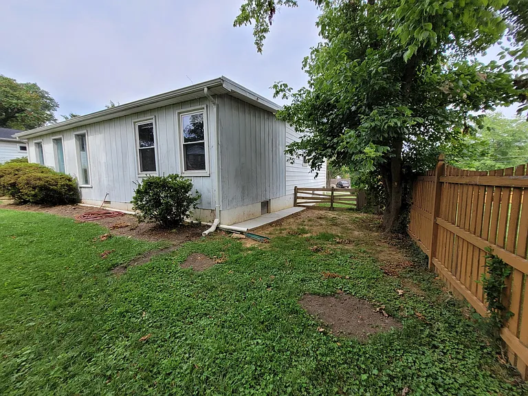 1043 Welsh Dr — Photo 24