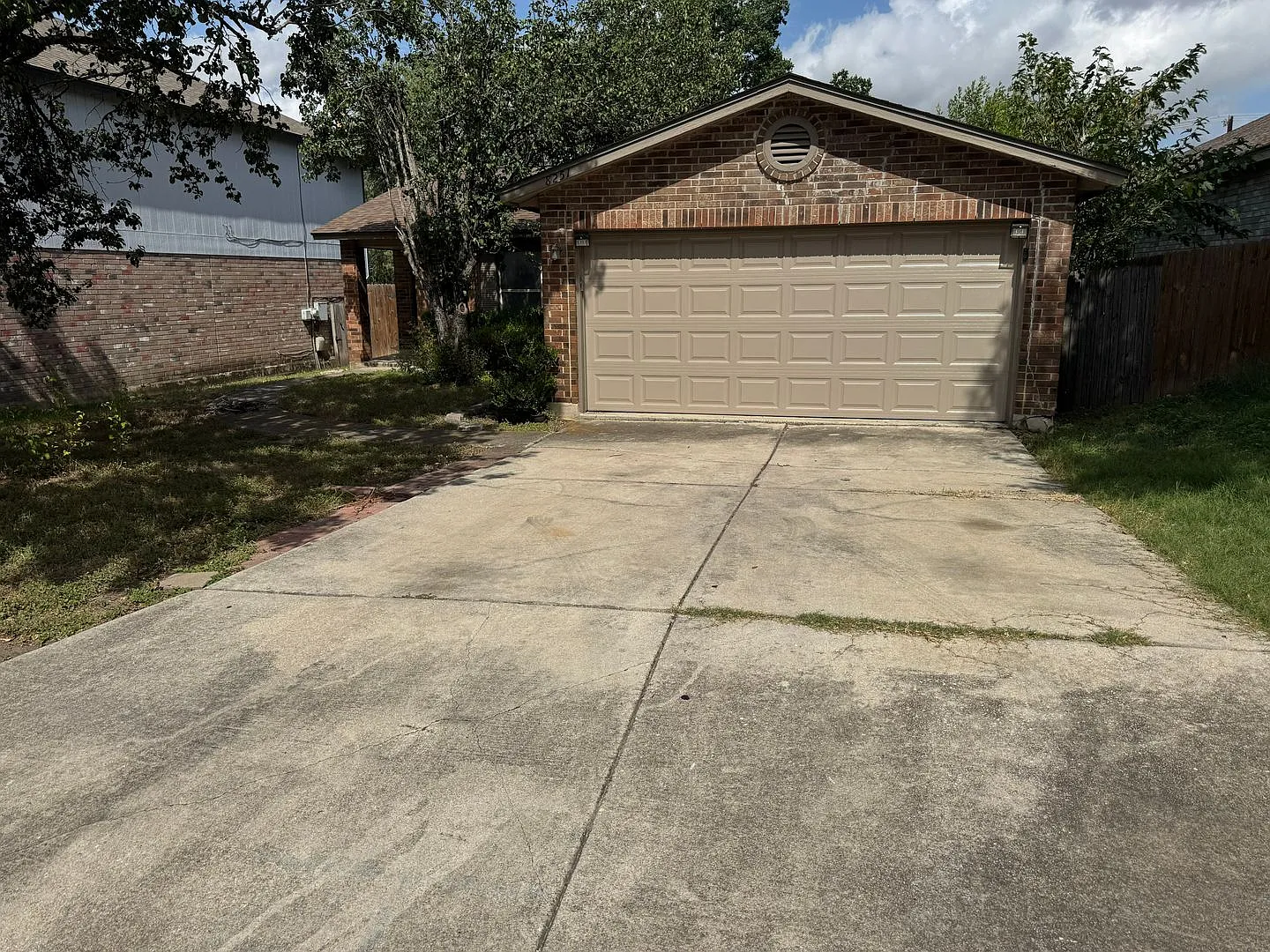 Welcome home to 8251 Sunshine Trail! — Photo 2