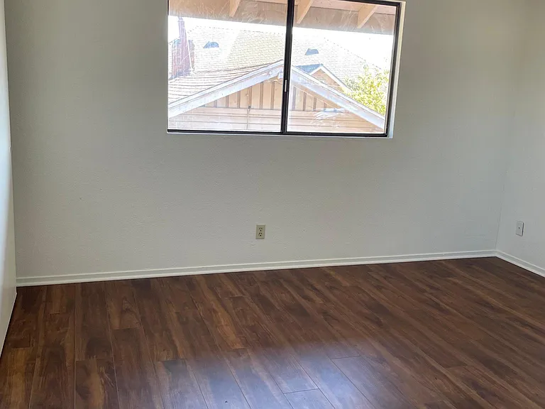 709 S Lincoln St #8 — Photo 9