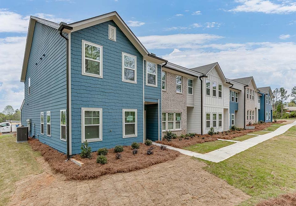 Your Streetscapes in Laurelwood by Ashton Woods