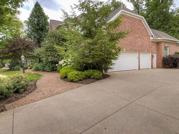 3rd image of 6181 Burr Oak Way