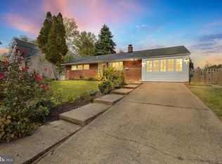 7502 Hogarth St, Springfield, VA 22151