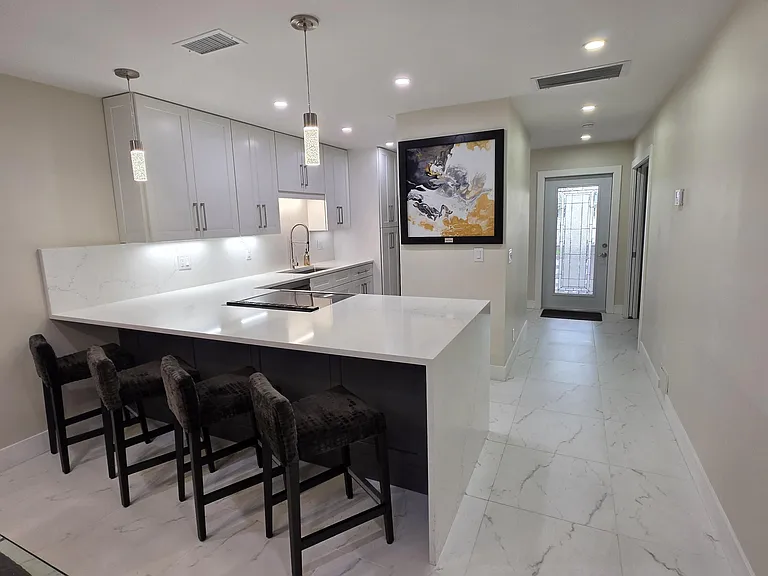 1631 NW 18th Ave #201 — Photo 16
