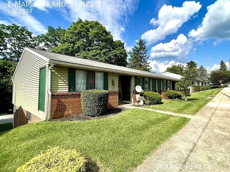 E Maple St — Photo 38