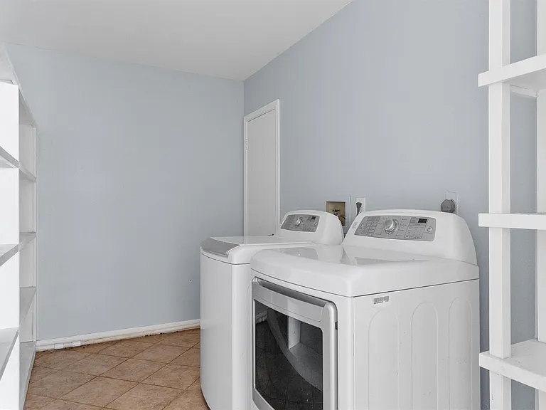 606 David Curry Dr — Photo 12