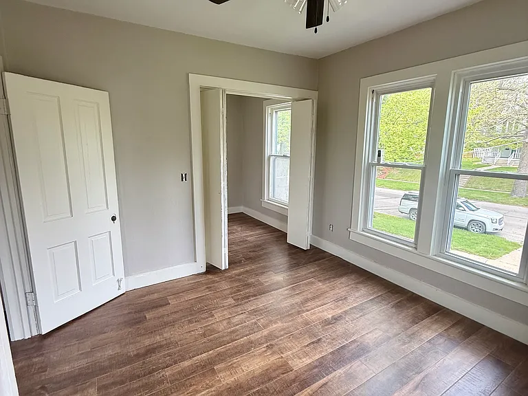 1225 W Lincoln Blvd — Photo 4