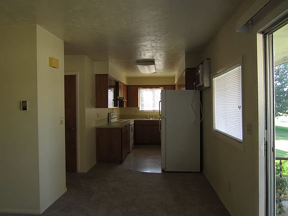 3rd image of 921 S 10th Ave APT 8