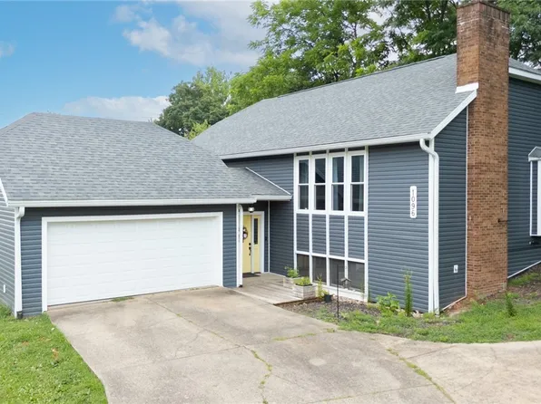 1096 Colegate Dr, Marietta, OH 45750