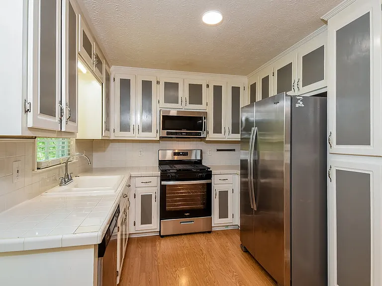 503 Brooksdale Dr — Photo 8