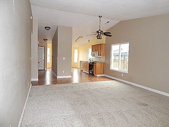 5th image of 13504 NE 88th Cir